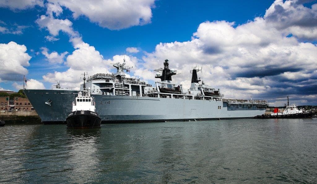 Pratyboms bus vadovaujama iš Jungtinės Karalystės karališkojo karinio jūrų laivyno laivo „HMS Albion“. JK karališkojo jūrų laivyno (Ryal Navy) nuotr.