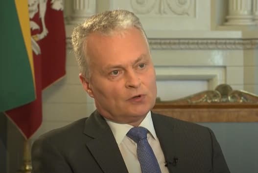 Vykęs pavyzdys, koks gali būti „išskirtinis“ interviu praktiškai apie nieką