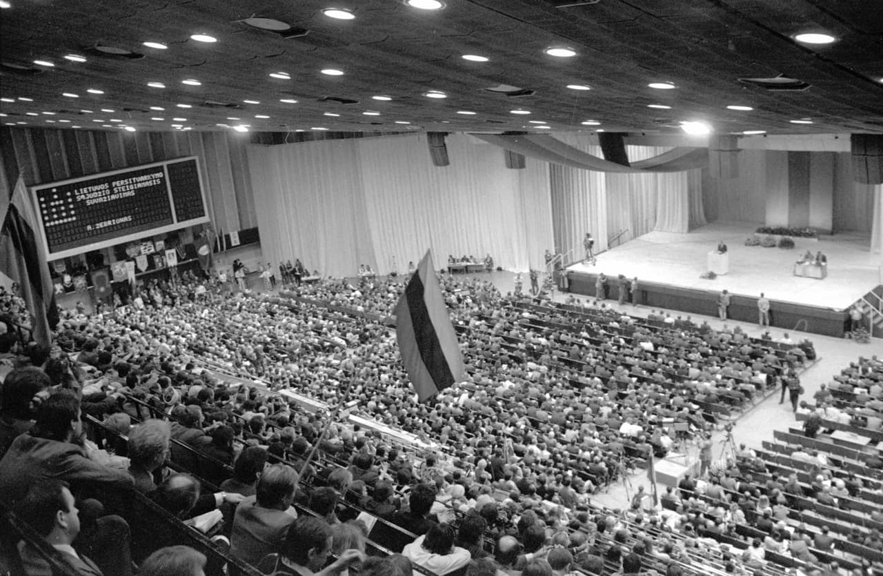 Lietuvos Persitvarkymo Sąjūdžio Steigiamasis suvažiavimas Sporto rūmuose. Nuotr. V. Gulevičiaus (ELTA)