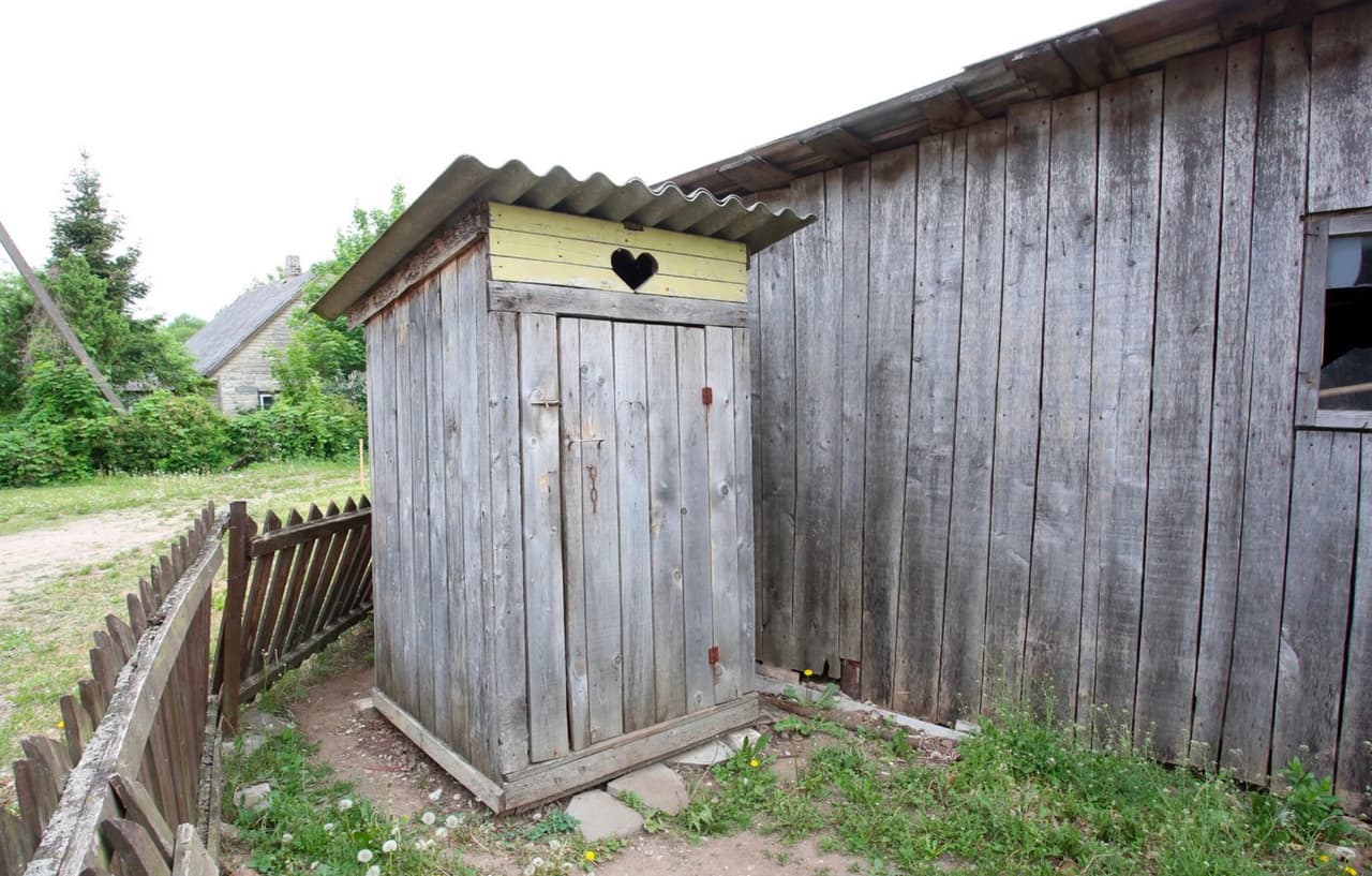 Gyventojų fekalijų nuotekos – sunkiai sprendžiama Lietuvos problema, todėl gresia milijoninės baudos