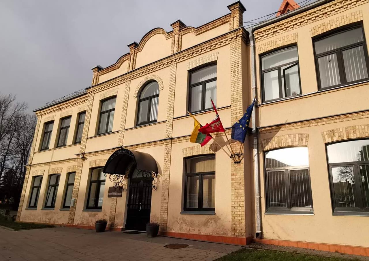 Panevėžio apygardos teismas.