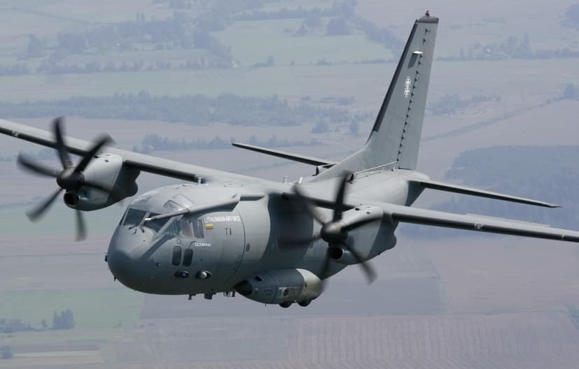 Lietuvos kariuomenės Karinių oro pajėgų transporto lėktuvas „Spartan“ C-27 J. KAM nuotr.