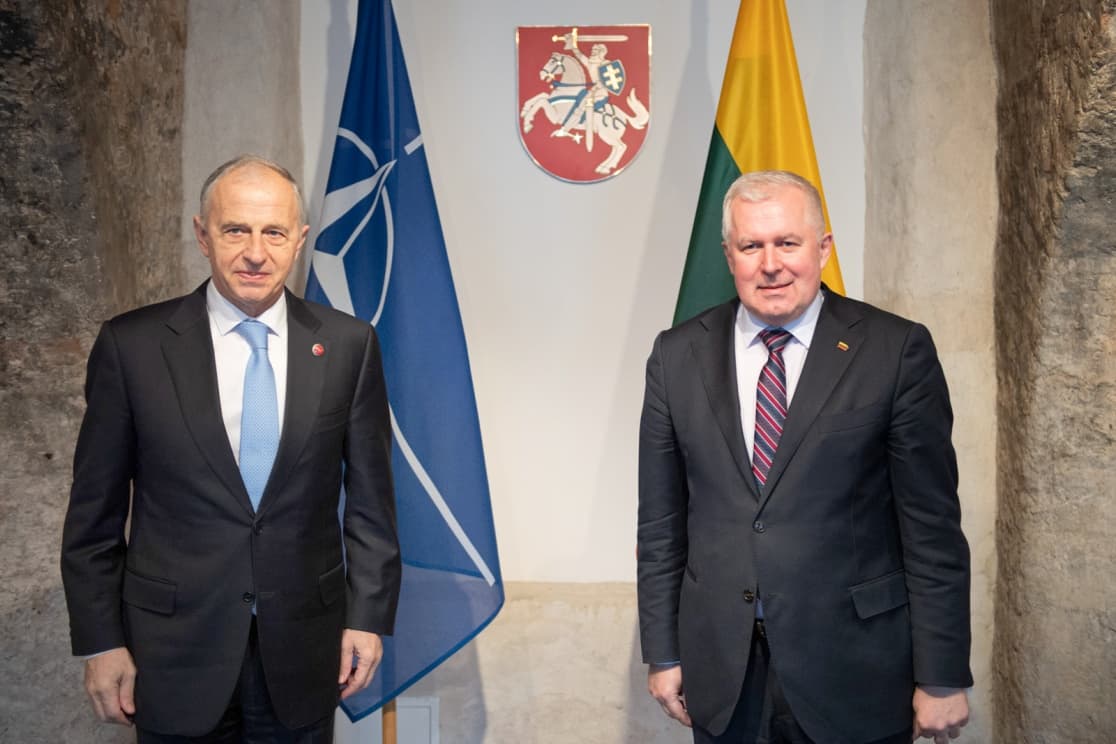 A. Anušauskas pranešė, kad NATO negali atmesti karo su Rusija scenarijaus