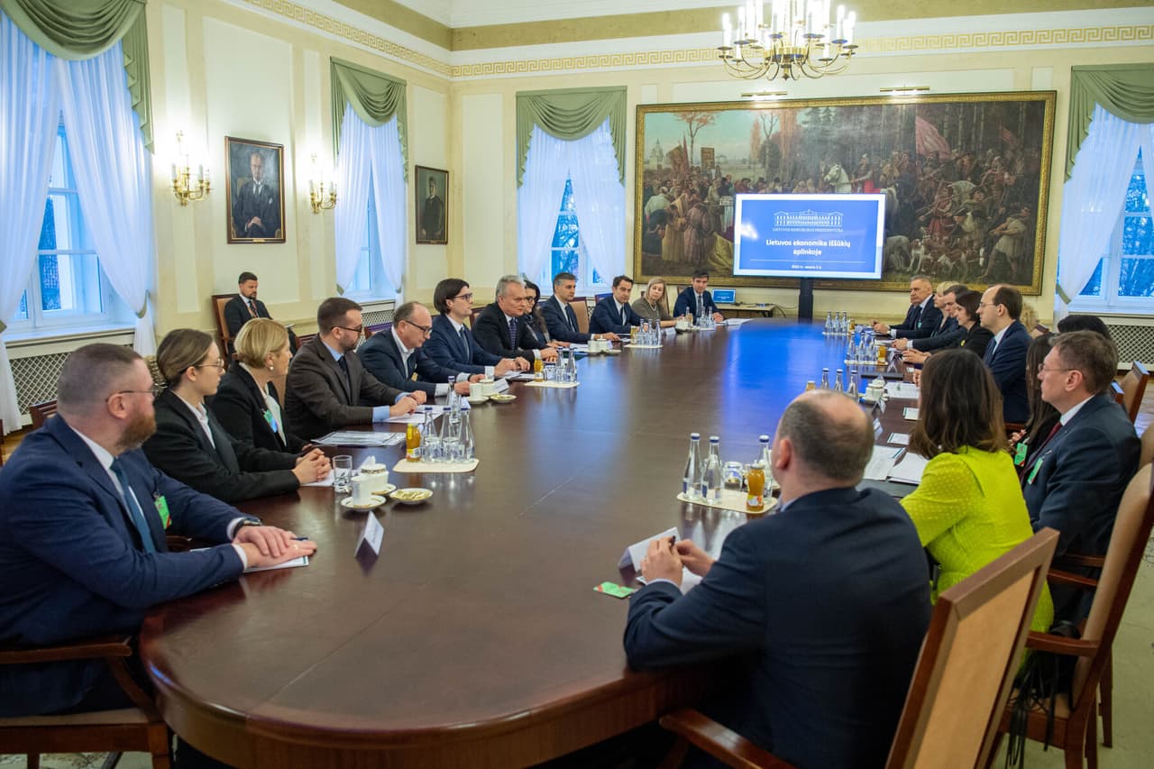 Nausėda kviečia neužmigti ant skrynios ir ragina greičiau pasinaudoti likusiais milijardais