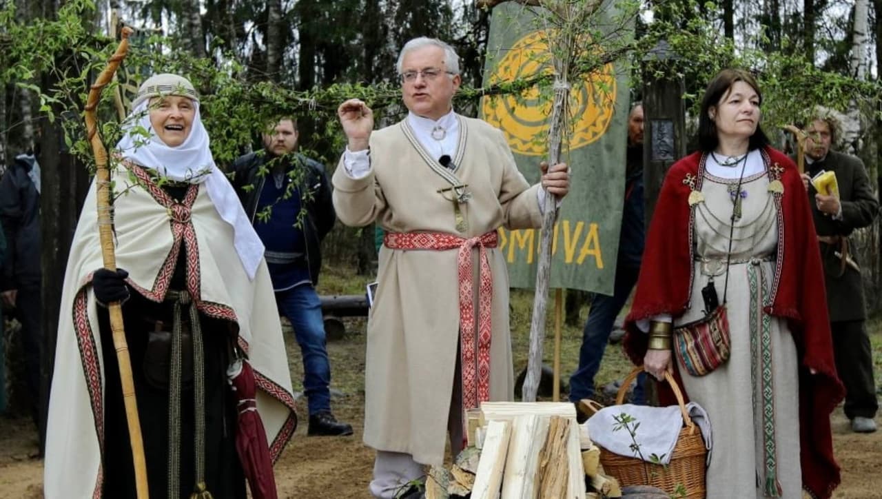 **Alkas.lt vyriausias redaktorius Jonas Vaiškūnas (viduryje).**