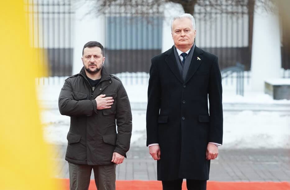**G. Nausėda (dešinėje).**
