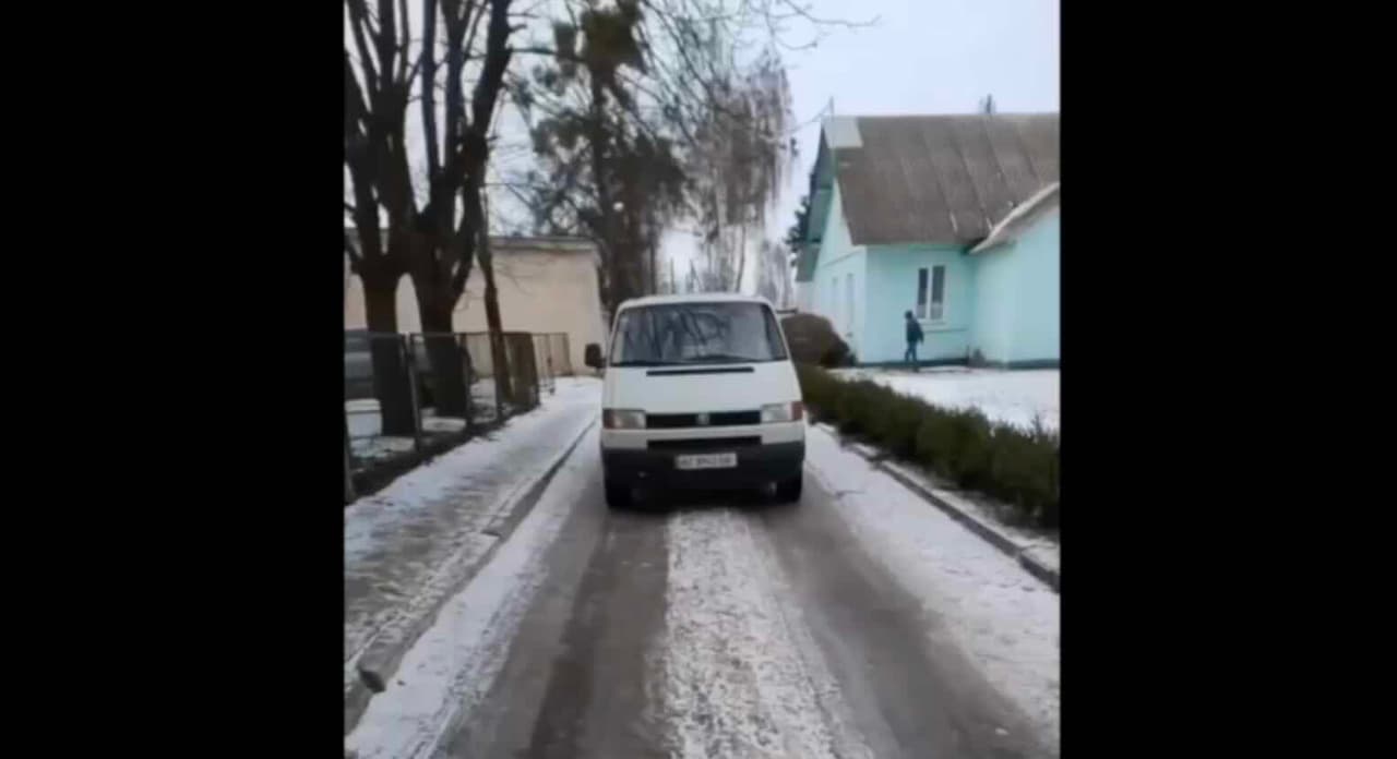 Ukrainoje žmonės vis labiau kyla prieš vietines landsbergines atmatas