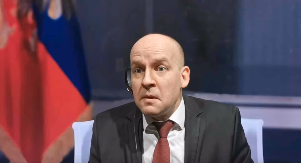 Takerio Karlsono pirmieji įspūdžiai po interviu su Vladimiru Putinu (plius parodija ir versija apie antrininką)