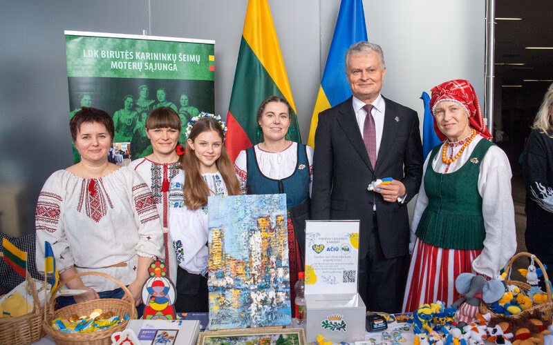 Nausėda atšaukė siūlymą vaišinti kava – laimingiesiems teks susimokėti patiems