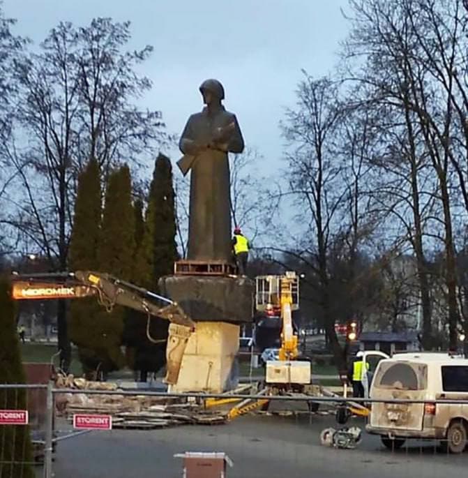 Latvijoje į kalėjimą turėtų būti pasodintas genocido ir karo nusikaltimų teisintojas