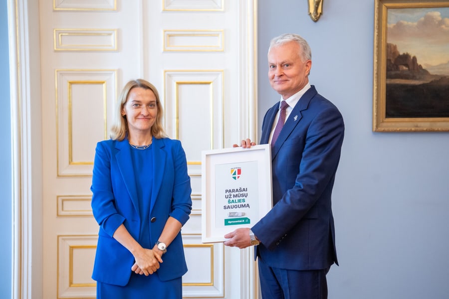Siekdamas nuraminti ir tuo pačiu padrąsinti nesėkmingos iniciatyvos autorius, G. Nausėda papasakojo jiems apie Lietuvos sėkmės istoriją.