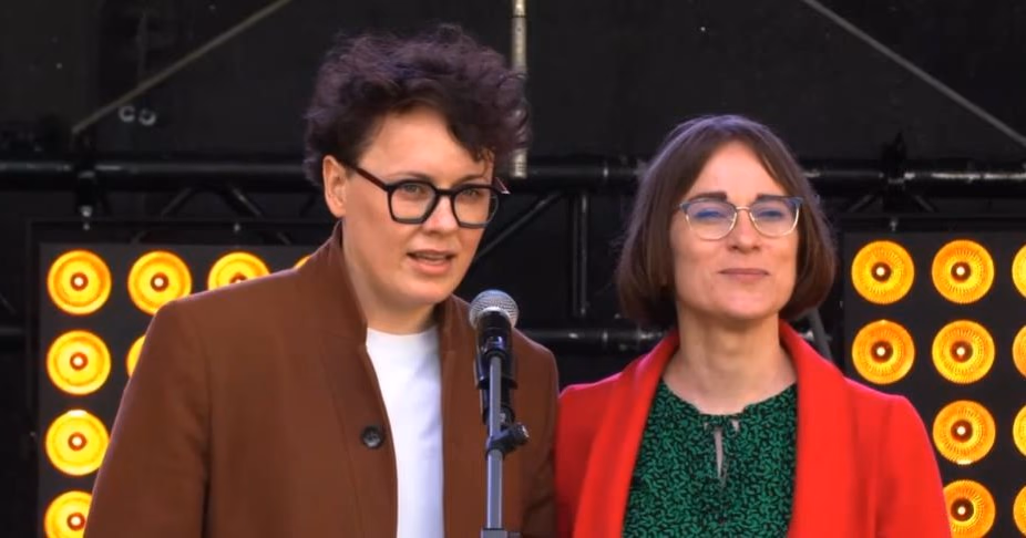 Jūratė Juškaitė (kairėje) su savo sutuoktiniu.