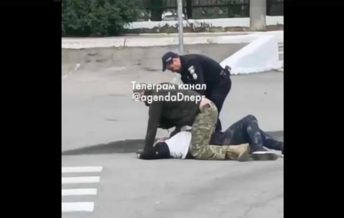 Dniepropetrovske užfiksuota dar viena iš daugelio mobilizacijos akimirkų