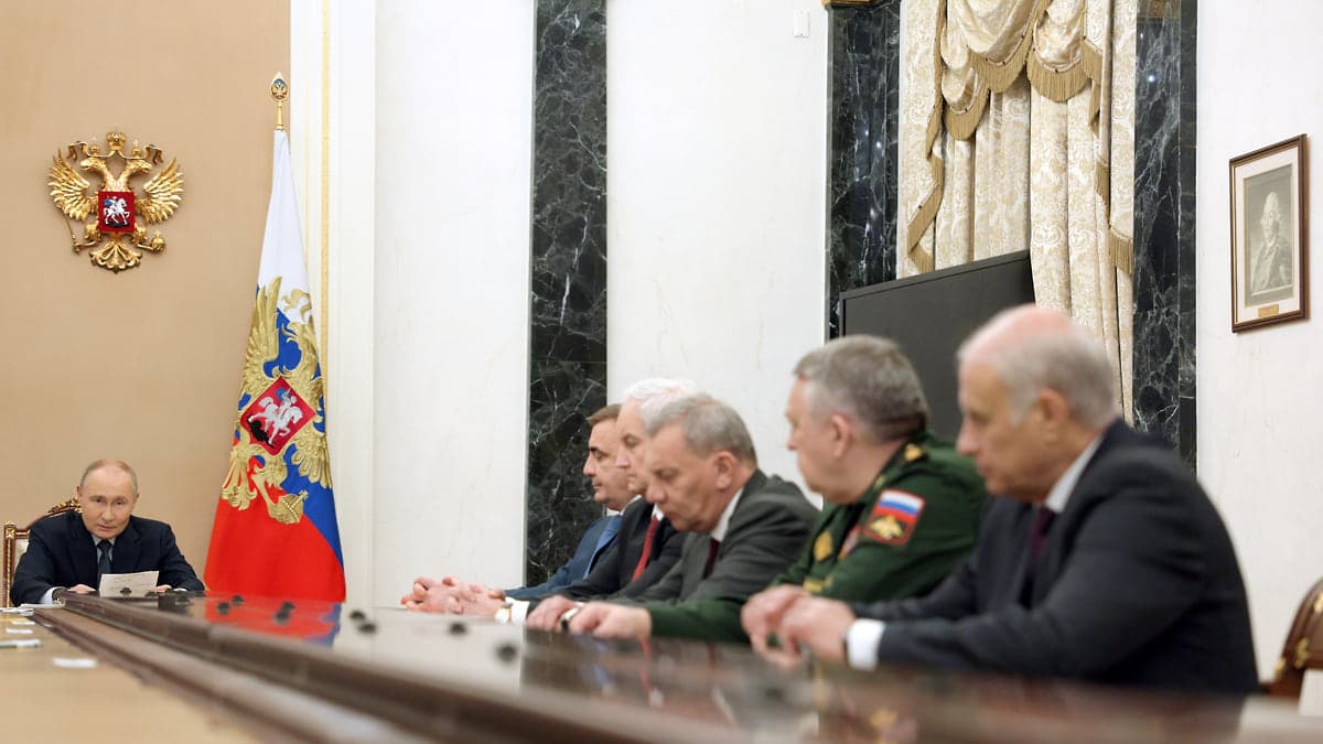 Vladimiras Putinas susitiko su raketos „Orešnik“ (Орешник) kūrėjais