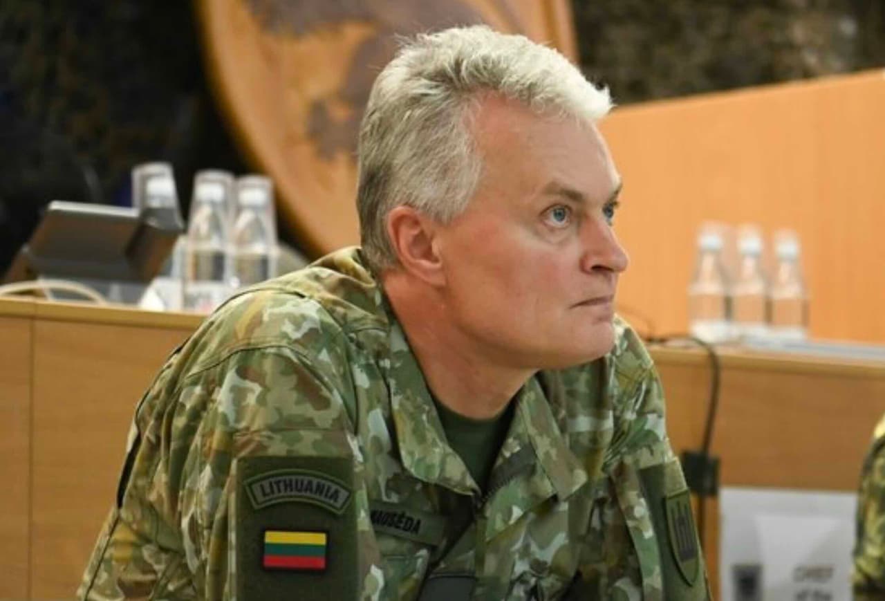 Nausėda užtikrintai išsiveržė į priekį ir muša rekordus