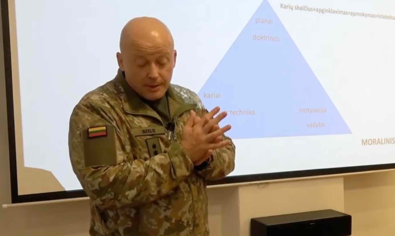 Tuviai ir ingušai Rusijos kariuomenėje rusus sodina ant butelio ir muša