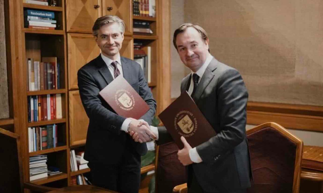 Nausėdos Budrys su VU rektoriumi pasirašė bendradarbiavimo sutartį