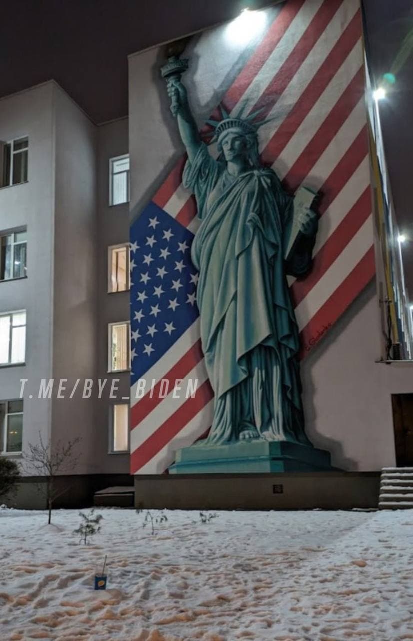 Ukrainoje reikalaujama uždažyti Laisvės statulos atvaizdą