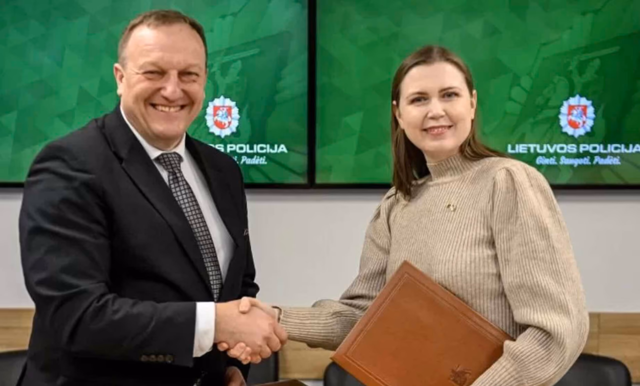Šakalienė ir Kondratovič pasirašė istorinę sutartį dėl lėšų perdavimo