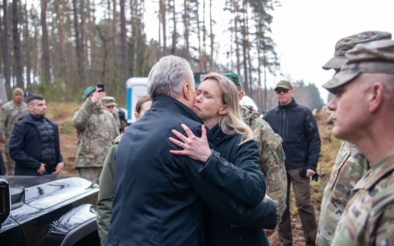Šalia pelkės, kur vyksta JAV šarvuočio ištraukimo operacija, Nausėda įgėlė Rusijai