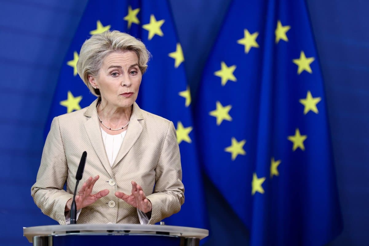 ES dar labiau prispaudė Rusiją – patvirtino 17-ąjį sankcijų paketą
