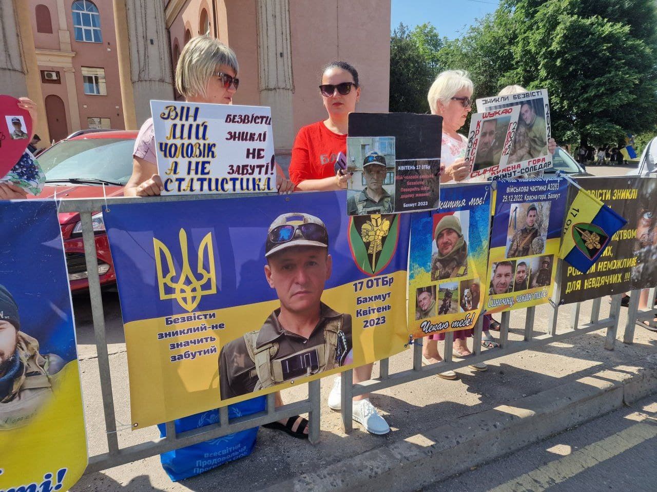 Kodėl Ukraina atsisako atsiimti savo karių kūnus