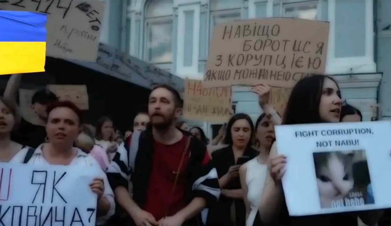 Jau dvi laimėjusi, Oranžinę ir Maidano, Ukraina planuoja laimėti ir trečią revoliuciją