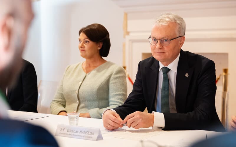 Nausėda pakvietė didžiausias Italijos atgrasymo kompanijas įsikurti pafrontės karo su Rusija linijoje