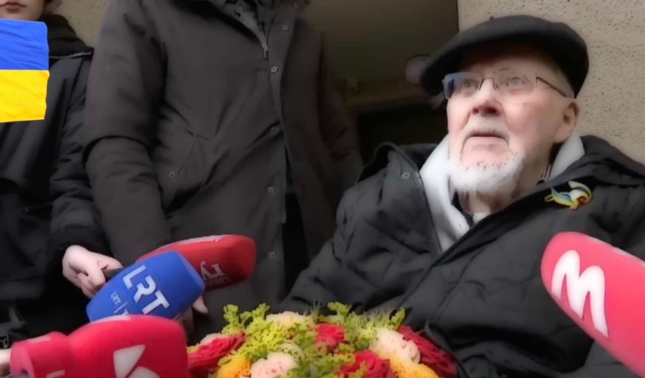 Landsbergis informavo, kad nuodytojai su PINCETAIS jam lašina nuodų