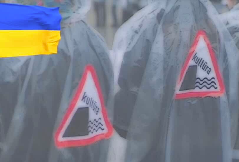 Prie Vyriausybės atėję kultūrininkai surengė akciją, įrodančią, kad jie yra kultūra