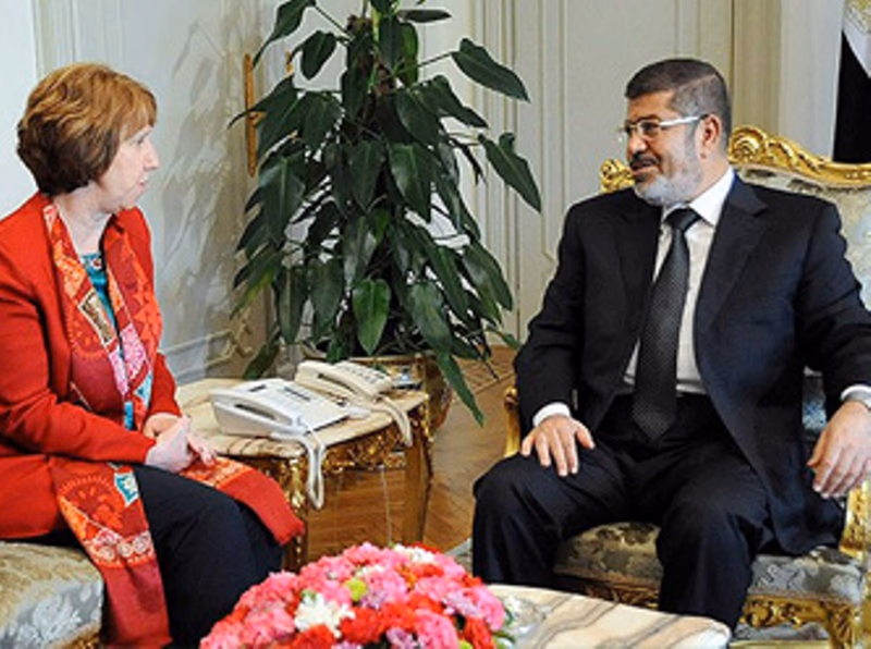 Catherine Ashton ir Mohamedas Mursis