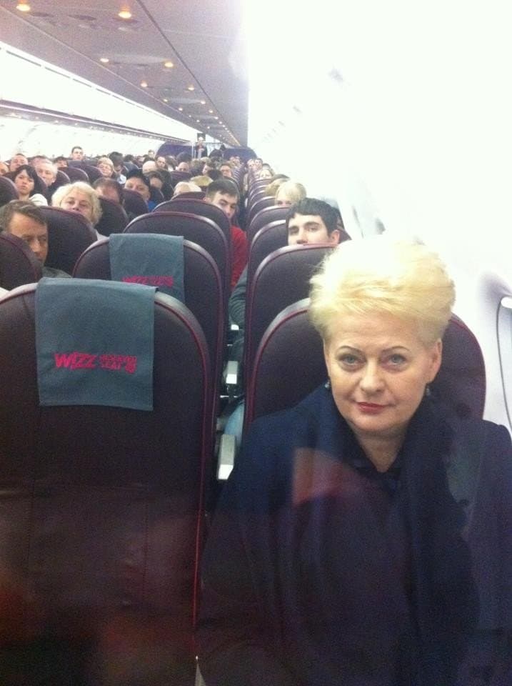 Vokietijos spauda apie Prezidentę: skrenda ekonomine klase, mėgsta skaičius ir kritiškai vertina Vyriausybę