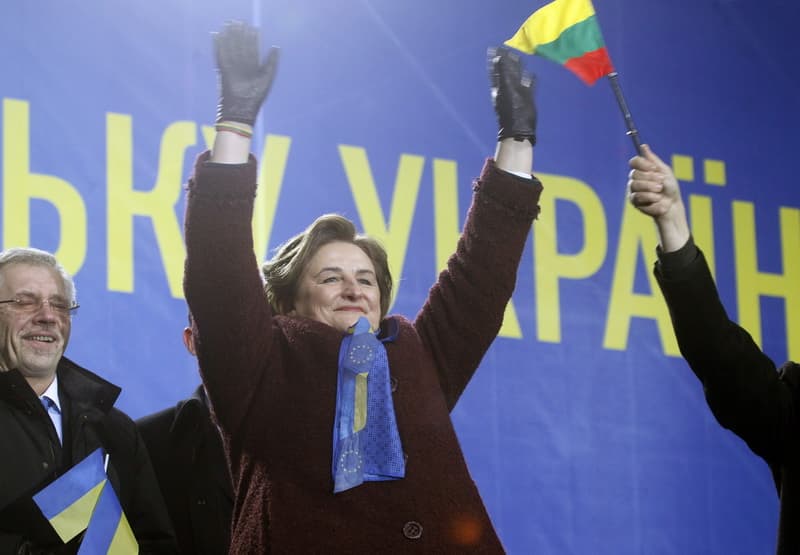 Lietuvos Respublikos Seimo pirmininkė Loreta Graužinienė Kijeve lapkričio mėn. EPA-Eltos nuotr.