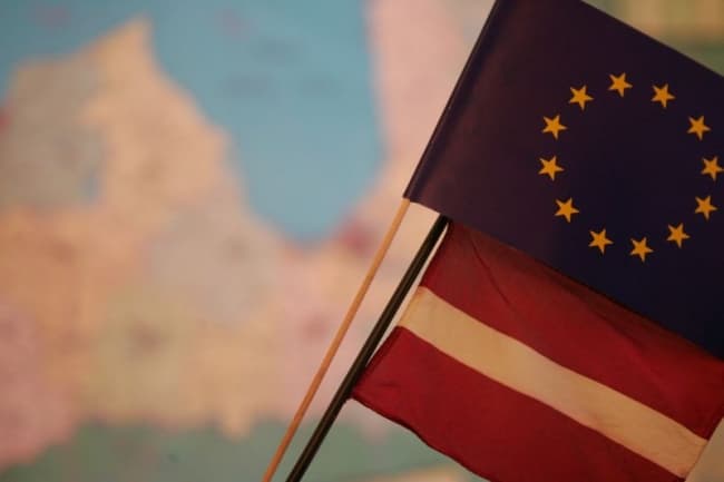 Dauguma latvių nepritaria prisijungimui prie euro zonos