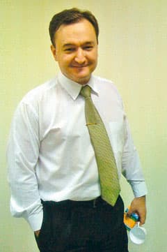 Įtakingų Rusijos valdininkų ir teisėsaugininkų korupciją atskleidęs Sergejus Magnickis mirė 2009 m. lapkričio 16 d. kalėjimo ligoninėje Maskvoje. Nepaisant sunkios ligos, prieš mirtį jis buvo kalinamas itin sunkiomis sąlygomis, neteikiant medicininės pagalbos