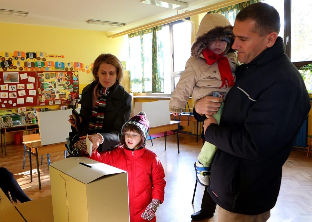 Kroatijoje vyko referendumas dėl homoseksualų santuokų uždraudimo. EPA-Eltos nuotr.
