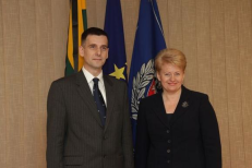 VSD vadovas G. Grina ir šalies vadovė D. Grybauskaitė. Nuotr. prezidentas.lt