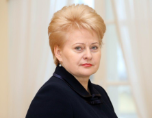 Prezidentė D. Grybauskaitė dar anksčiau yra viešai pareiškusi, kad neketina net atsiprašyti iš FNTT vadovybės atleistų pareigūnų. Nuotr. prezidentas.lt