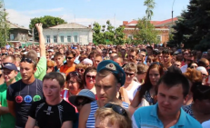 Nesankcionuotas mitingas Saratovo srities Pugačiovo mieste. Stop kadras iš youtube.com