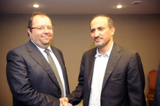 Mustafa al Sabaghas ir Ahmadas Asi Džarba. EPA-ELTA nuotr.