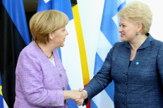 Vokietijos kanclerė Angela Merkel ir  Lietuvos prezidentė Dalia Grybauskaitė. Džojos Barysaitės (ELTA) nuotr.