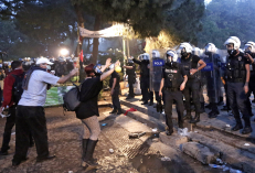 Protestuotojų susirėmimas su policija Stambule. EPA-ELTA nuotr.