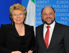 V. Reding ir M. Schulzas. Koliažui panaudota nuotrauka iš „ec.europa.eu“