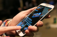 Išmanusis telefonas „Samsung Galaxy S4“ („Reuters.com“ nuotrauka)