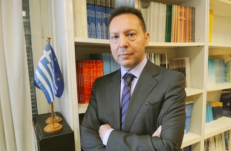 Graikijos finansų ministras Janis Sturnaras. Greece.greekreporter.com nuotr.