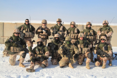 Kariai savanoriai prieš patrulį. 2011.11.15 - 2012.05.15 rinktinės karių pagrindu sudarytos provincijos atkurimo grupės (PAG) 14 pamaina vykdė tarptautinę operaciją ISAF PAG Vakarų Afganistane, Goro provincijoje