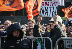 Tūkstančiai žmonių Maskvoje reikalavo žodžio laisvės. EPA-Eltos nuotr.