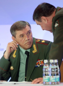 Rusijos generalinio štabo vadovas ir pirmasis gynybos viceministras Valerijus Gerasimovas (kairėje). EPA-ELTA nuotr.