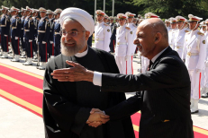 Afganistano prezidentas Ašrafas Gani (dešinėje) ir Irano prezidentas Hasanas Ruhani.