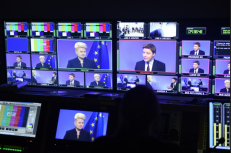 Europos Vadovų Tarybos posėdyje, kuriame buvo patvirtintos Europos Komisijos rekomendacijos dėl ekonomikos skatinimo kiekvienai šaliai narei, dalyvavo ir prezidentė Dalia Grybauskaitė.